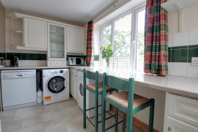 4 bed Semi-Detached for sale Image 9