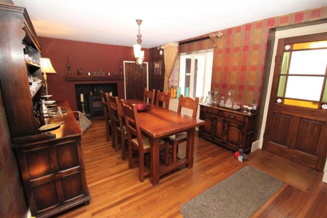 dining room ,.jpg