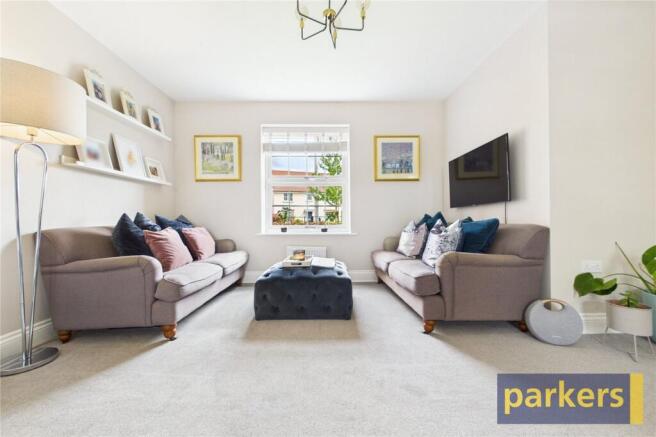 Hayes Drive, Three Mile Cross, Reading, Berkshire, RG7 photo 3