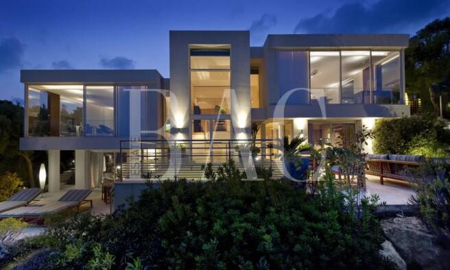 villa-for-sale-panoramic-sea-view-Cap-Ferrat-BAC-E