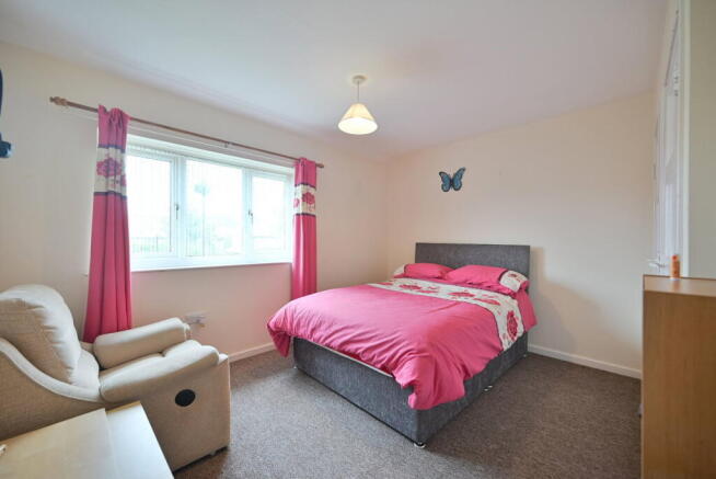 3 bed Terraced for sale Image 12