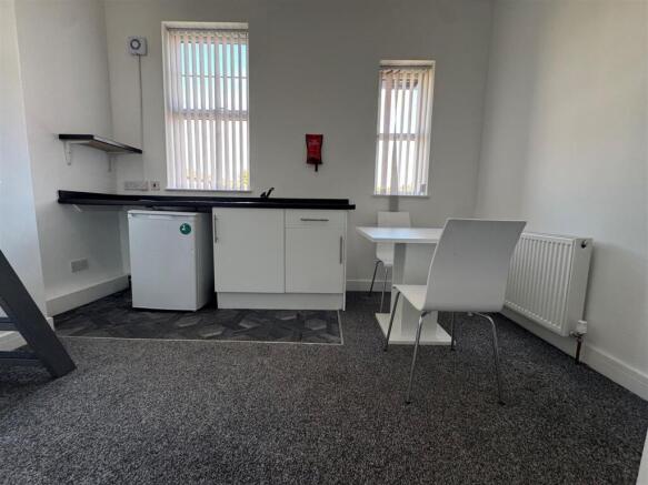 Kitchen area 2 Flat 4 74 Mill Street.jpg