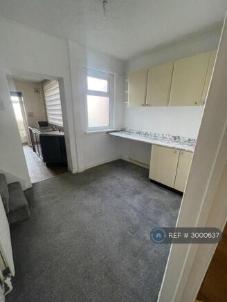 2 bed Terraced to rent Image 4