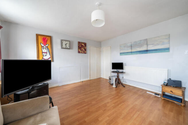 1353690-4-68c2c4b...