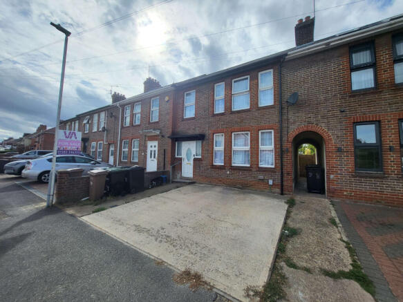 3 Bedroom Terraced for Sale