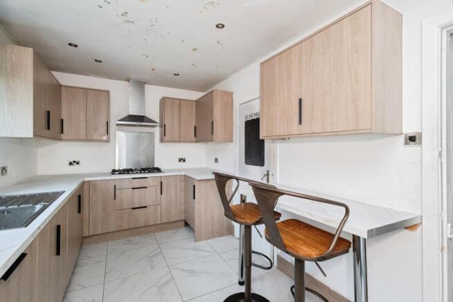 3 bed Semi-Detached for sale Image 12