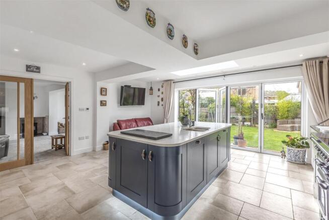KITCHEN/DINING/FAMIL