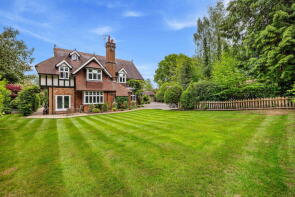 Hillcrest House, Hillcrest, East Grinstead RH19 2NE