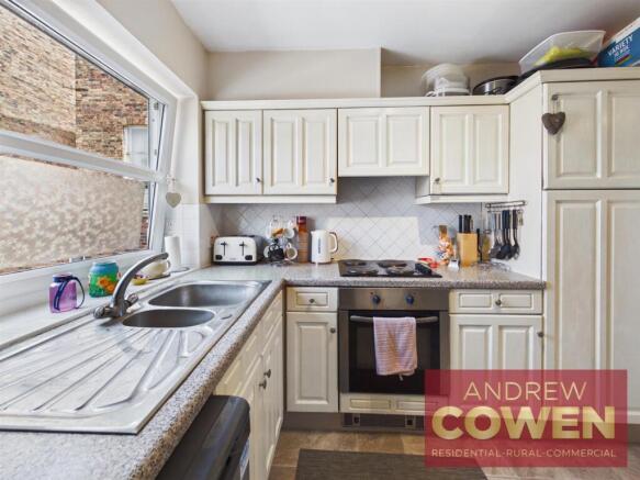 2 bed Flat for sale Image 5