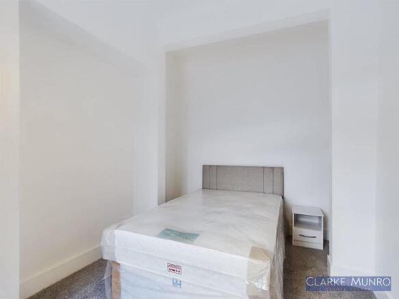 1 bed House Share to rent Image 7