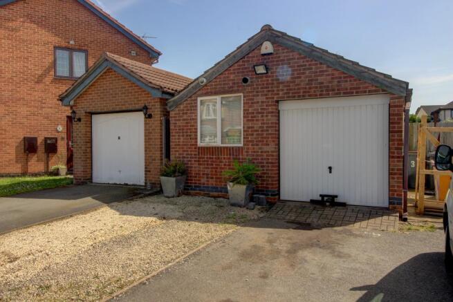 Double Garage (2)