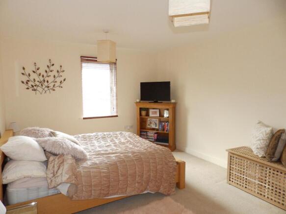 2 bed Flat to rent Image 9