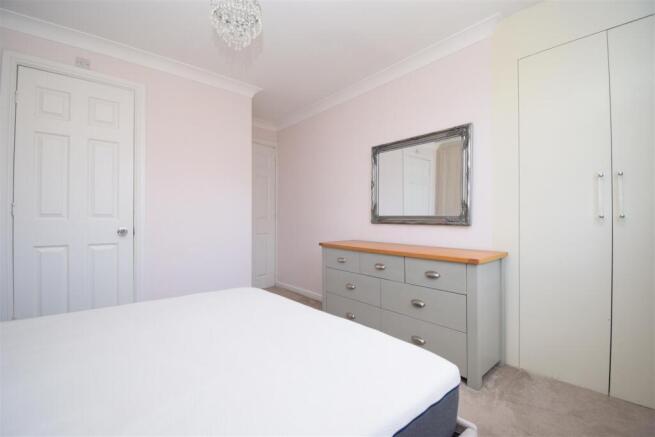 4 bed Detached to rent Image 12