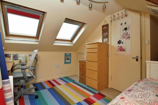loft bed (2).jpg
