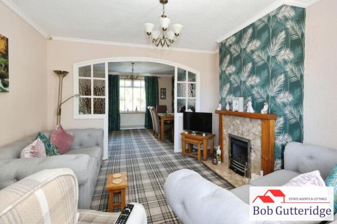 BAY FRONTED LOUNGE