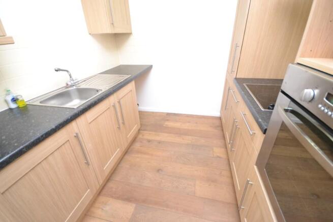 FITTED KITCHEN