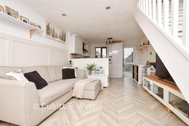 Kitchen / Lounge