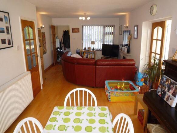 Lounge/Dining Room