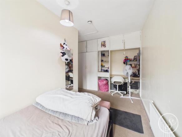 4 bed Terraced for sale Image 10