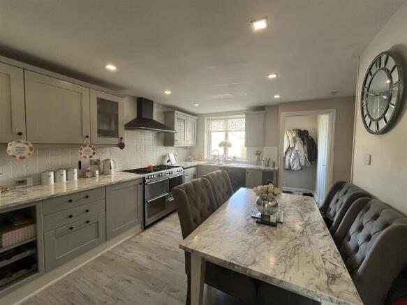 3 bed Detached for sale Image 5