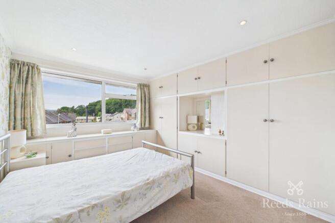 3 bed Semi-Detached for sale Image 7