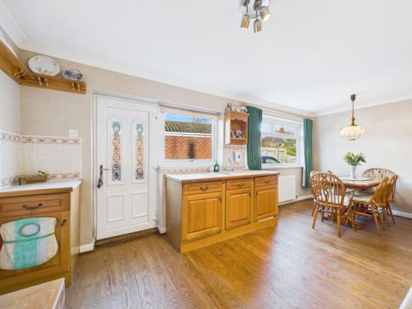 2 bed Detached Bungalow for sale Image 9