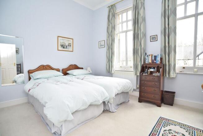 2 bed Flat for sale Image 9