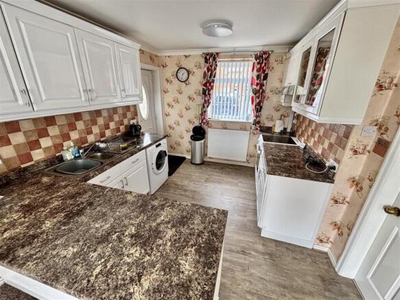 Open Plan Kitchen and Dining Room