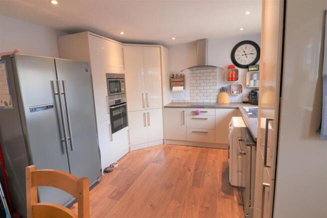 KITCHEN DINER