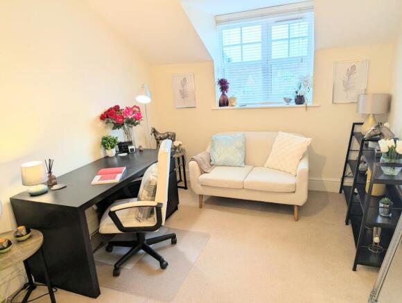 4 bed Town House for sale Image 7