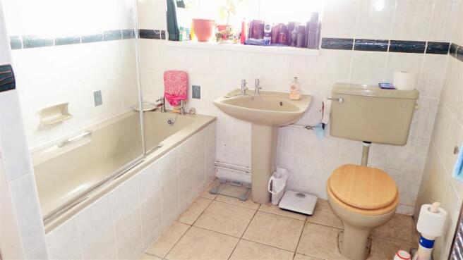 Bathroom.jpg