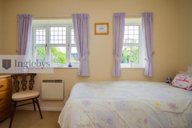 2 bed House for sale Image 12