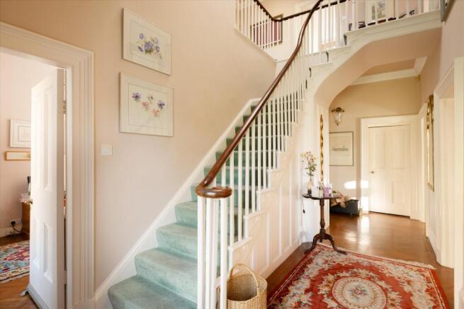 6 bed Detached for sale Image 8