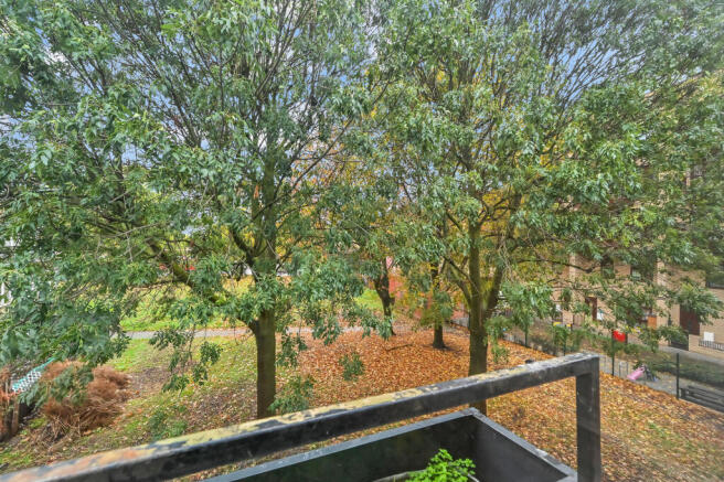 Cornwood Drive, London, E1 photo 4