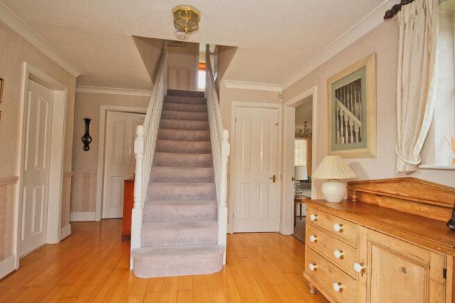 14 Crofters Drive NEW PHOTOS 2 (3)_lzn.jpg