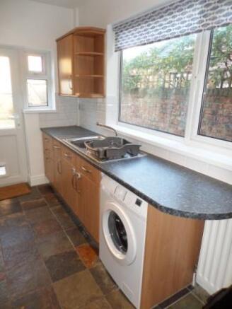 2 bed Terraced to rent Image 5