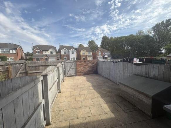 2 bed House to rent Image 11