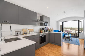Flat 5, 182a, Balham High Road, London SW12 9BW