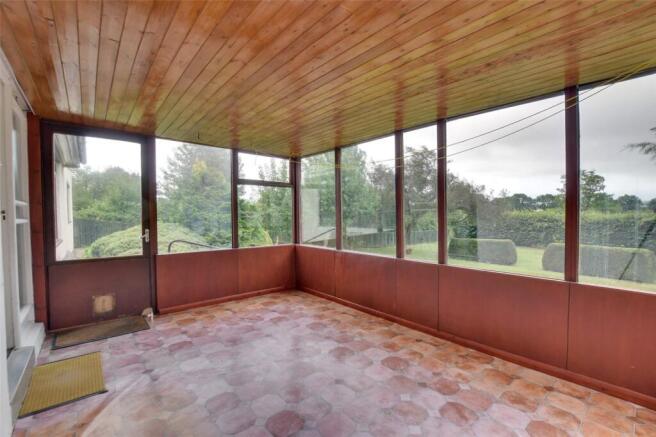 4 bed Bungalow for sale Image 6