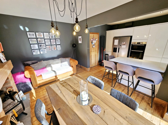 3 bed Semi-Detached for sale Image 7