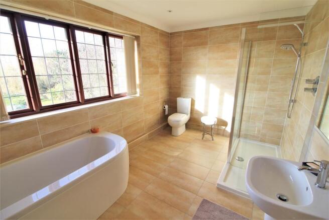EN-SUITE TO MASTER BEDROOM