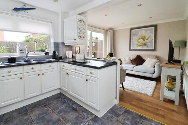 Gorsefield Avenue, Eastham photo 3