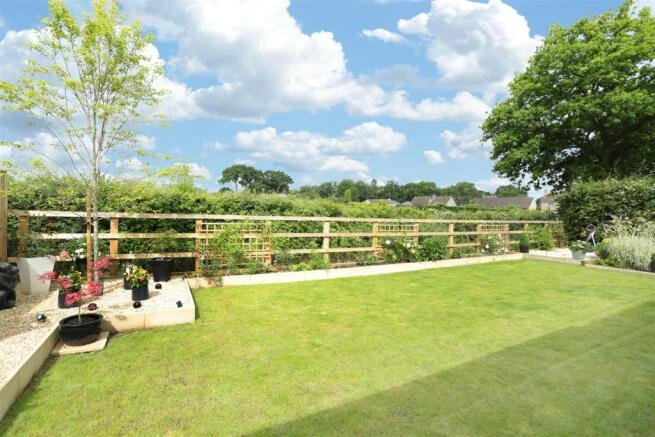 1 Glen Avon Court 24