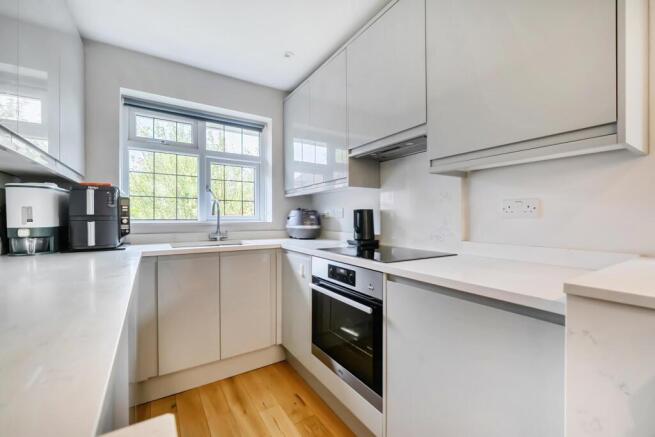 West Hill, Epsom, Surrey, KT19 photo 4