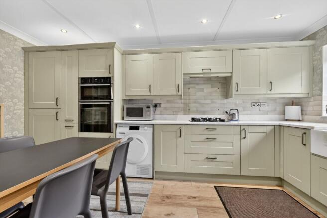 3 bed Terraced for sale Image 4