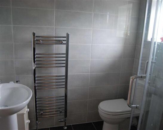 EN SUITE SHOWER ROOM