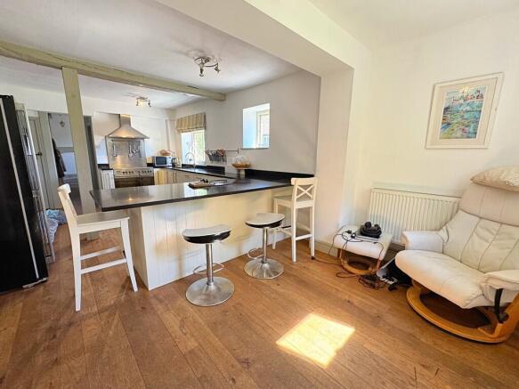 Dining to Kitchen