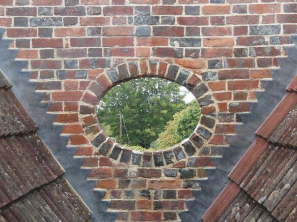 Valley Gable Feature
