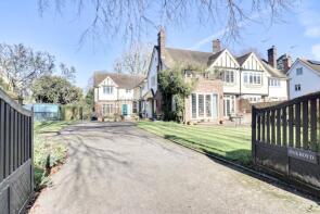 Oakroyd, The Drive, Sawbridgeworth CM21 9EP