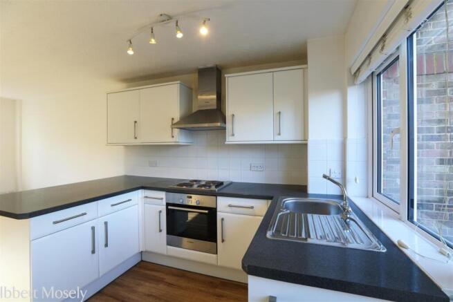19 Kitchen.jpg